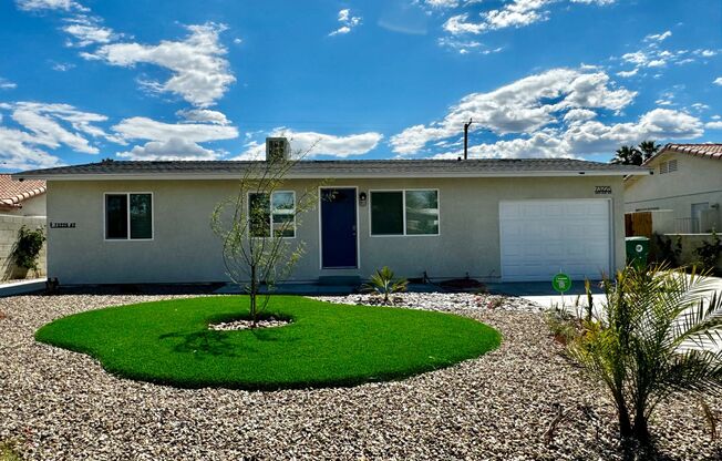 AVAILABLE NOW! Lovely 3 Bed / 1 Bath home in Palm Desert!