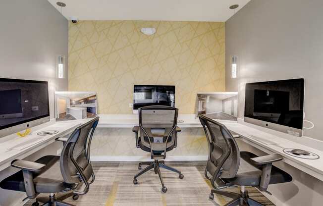 Computer Area at Woodland Ridge Apartments at 3420 Joann Lane in Woodridge IL