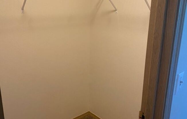 2 beds, 2 baths, 981 sqft, $1,699, Unit 210