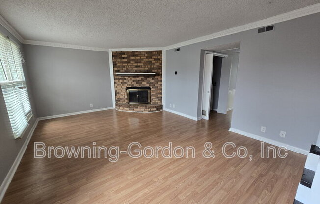 5600 Country Dr