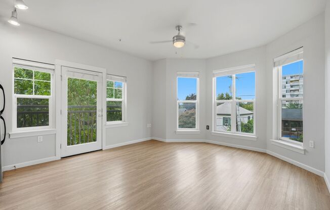 2 beds, 1 bath, 622 sqft, $1,695, Unit 212