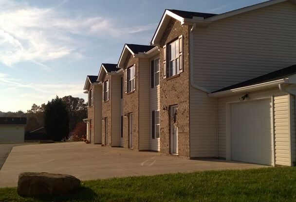 2 beds, 2.5 baths, 1,110 sqft, $1,345, Unit 1303