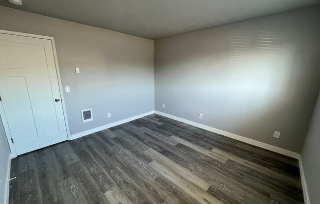 2 beds, 1 bath, 783 sqft, $1,250, Unit 2