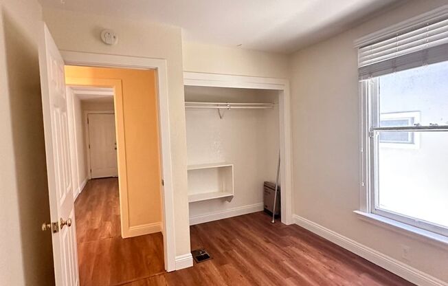 2 beds, 1 bath, 750 sqft, $1,995, Unit 1219 1/2 E St