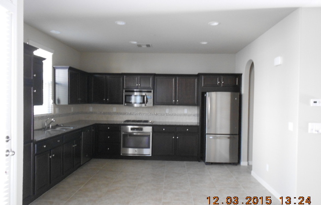 3 beds, 2.5 baths, $2,050