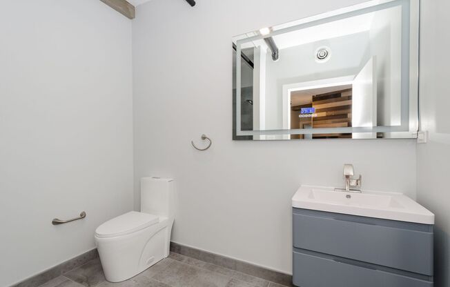 2 beds, 1 bath, 570 sqft, $2,100, Unit 213