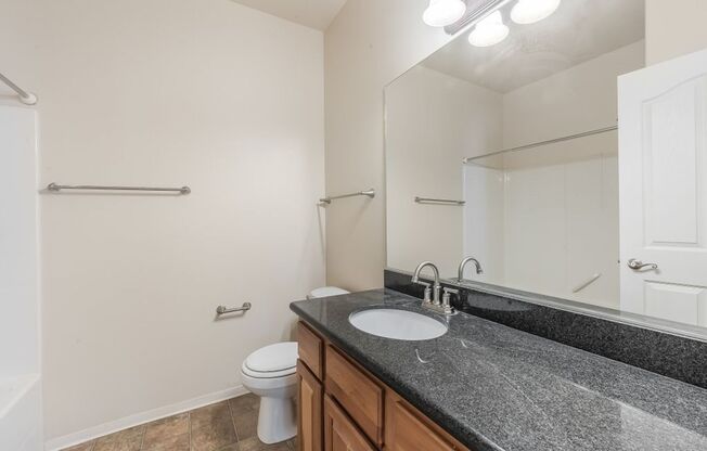 3 beds, 2 baths, $1,495, Unit #305