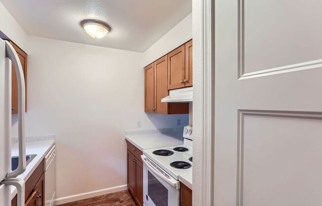 8389-8397 Redmond