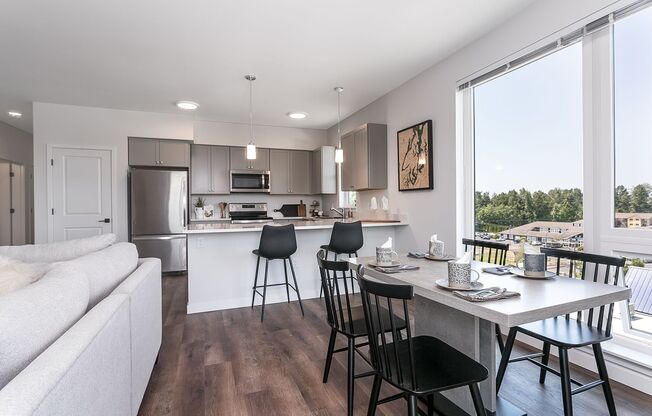 3 beds, 2 baths, 1,320 sqft, $2,695, Unit 606