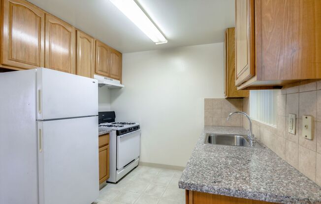 2 beds, 1 bath, 900 sqft, $2,500, Unit 463