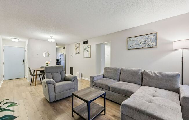 FREE MOVE IN SPEICAL - Classic 2 Bedroom Apartment Downtown Atlanta Old Fourth Ward