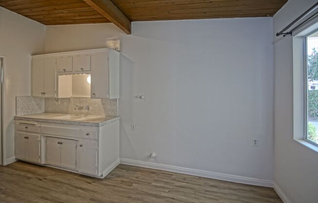 2605 Ruhland Ave.
