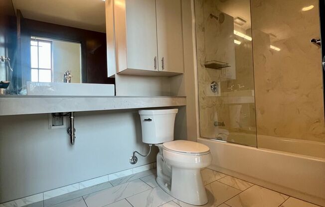 1 bed, 1 bath, 750 sqft, $1,375, Unit 403