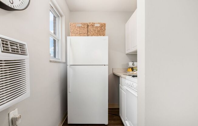 Studio, 1 bath, 350 sqft, $735, Unit 1850-34