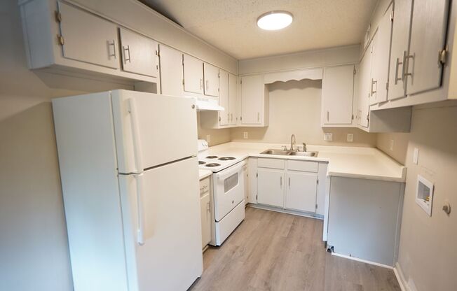 Ridge View | Renovated 1 Bed Apartments