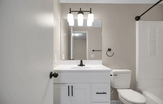 2 beds, 2 baths, 1,035 sqft, $1,225, Unit 403-H