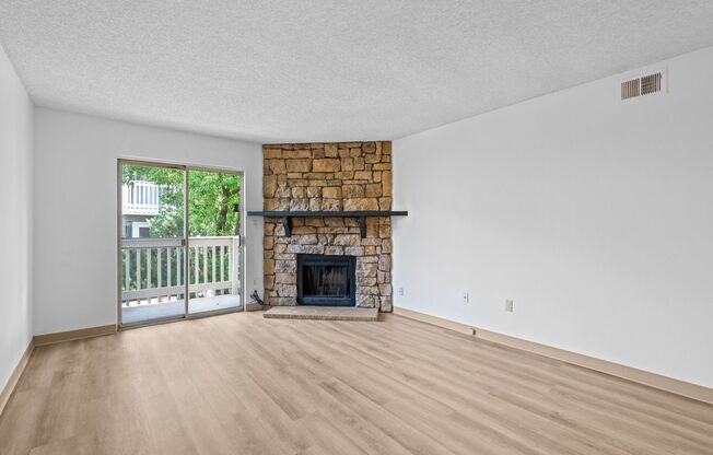 1 bed, 1 bath, $1,500, Unit # 102R