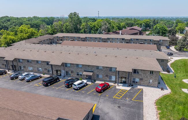 2 beds, 1 bath, 925 sqft, $1,199, Unit 2710-9