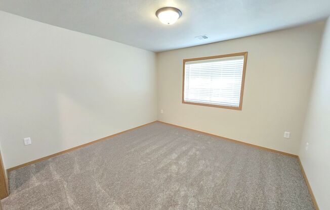 2 beds, 1 bath, 1,090 sqft, $1,230, Unit 3500 206