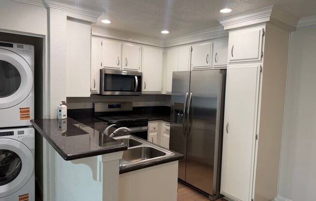 1 bed, 1 bath, 586 sqft, $2,350, Unit 207