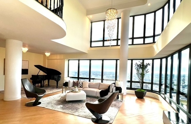 3 beds, 3.5 baths, 2,441 sqft, $20,000, Unit 35H36H