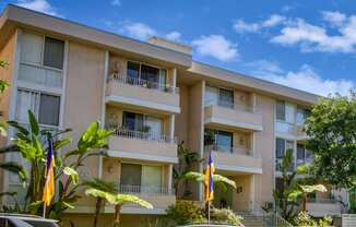 Apartment Building in Los Angeles