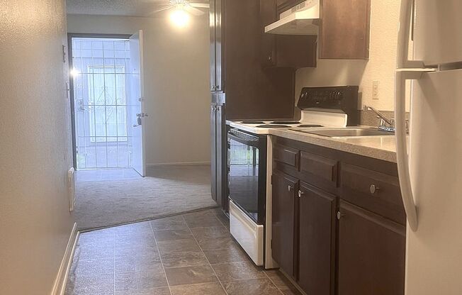 1 bed, 1 bath, 510 sqft, $1,125, Unit 3867 24th Pl NE