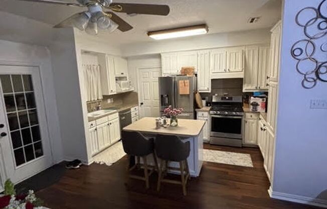 3 beds, 2 baths, $2,250