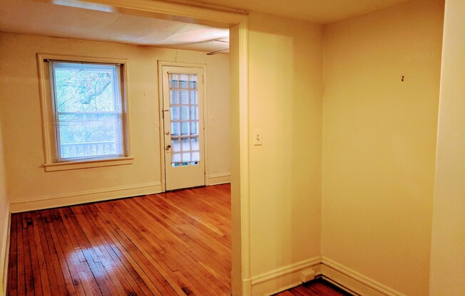 3 beds, 2 baths, $2,050, Unit Apt. 03