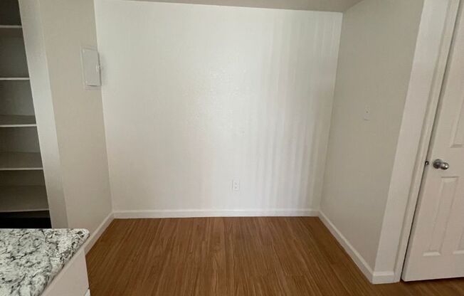 1 bed, 1 bath, 592 sqft, $1,075, Unit 215
