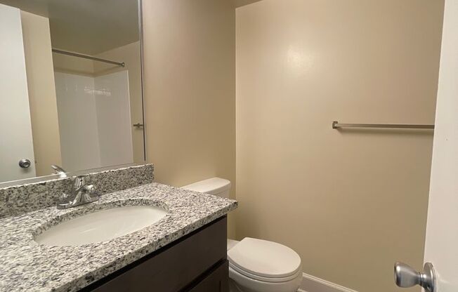 2 beds, 2 baths, 1,000 sqft, $1,800, Unit 14210 #201