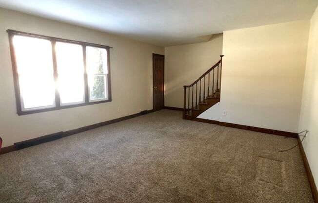 2 beds, 1 bath, $775, Unit 275