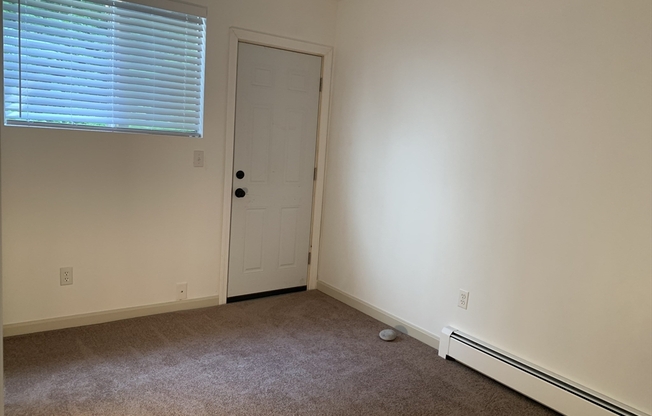 2 beds, 1 bath, 802 sqft, $2,000, Unit A6