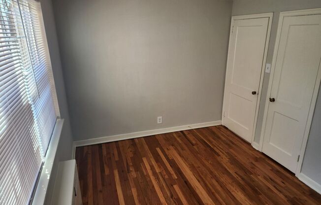 2 beds, 1 bath, 897 sqft, $2,275, Unit F-05