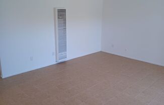 2 beds, 1 bath, $2,000