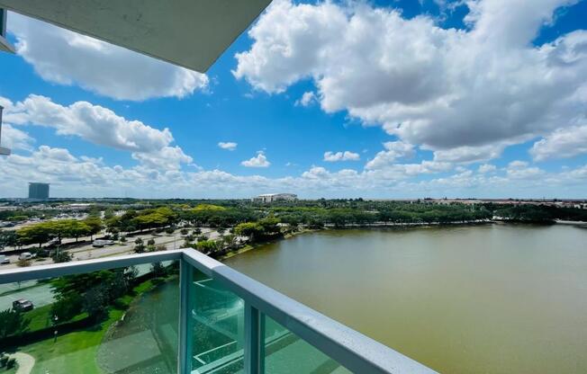 2 beds, 2 baths, 954 sqft, $2,500