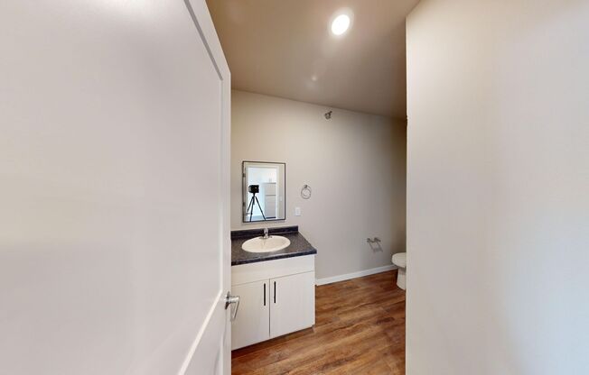 Studio, 1 bath, 398 sqft, $830