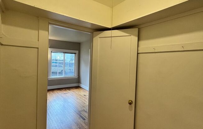 1 bed, 1 bath, $1,595, Unit 35