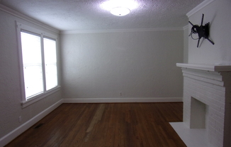 2 beds, 1 bath, $825