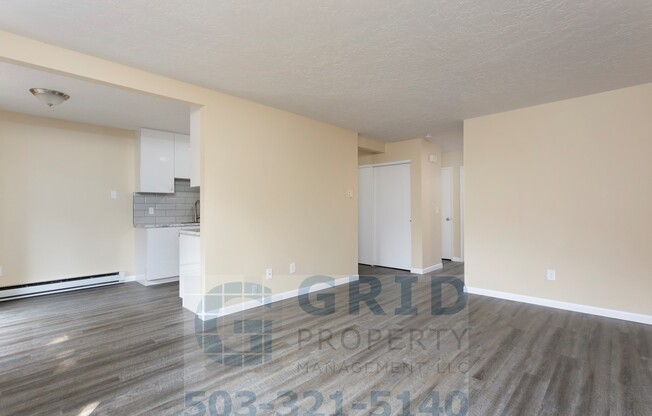 Beautiful 2 Bedroom Apartment in Mount Tabor -$750 MOVE IN SPECIAL!