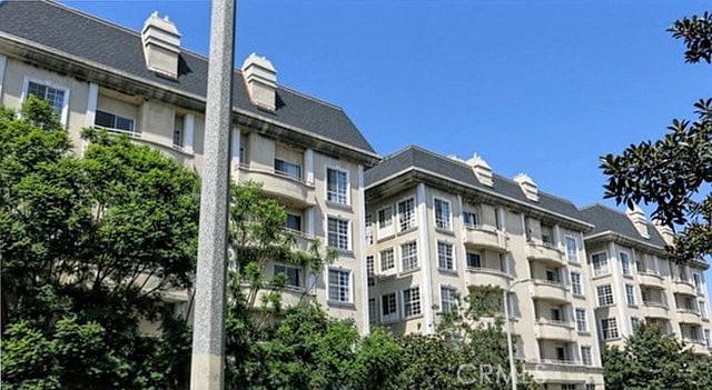 1 bed, 1 bath, 1,250 sqft, $3,295, Unit 215