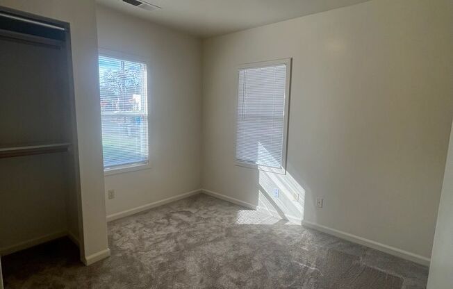 2 beds, 1 bath, $2,295