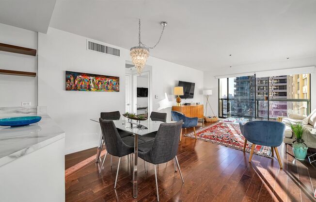 1 bed, 1.5 baths, 962 sqft, $5,000, Unit 809