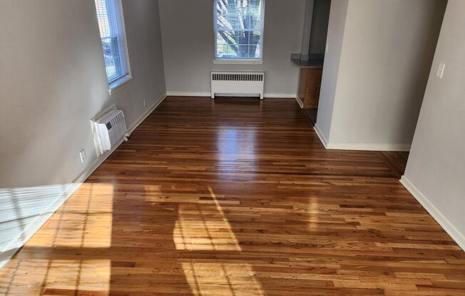 2 beds, 1 bath, 897 sqft, $2,275, Unit F-05