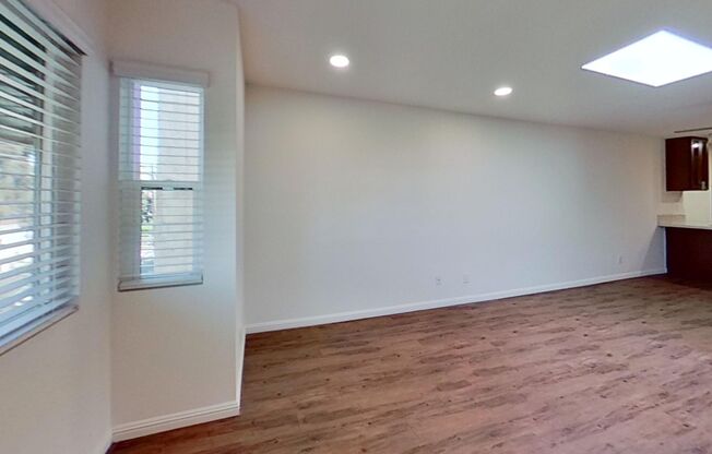 2 beds, 1 bath, 830 sqft, $2,550, Unit 419