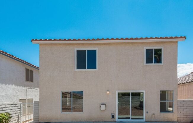 4 beds, 2.5 baths, $2,250