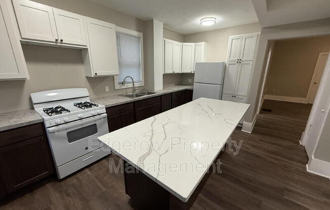 1252 BROADWAY AVE NW