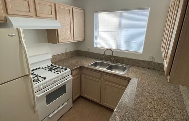 AMERICANA Property Mgmt - Downstairs 2 beds Condo near NLV airport
