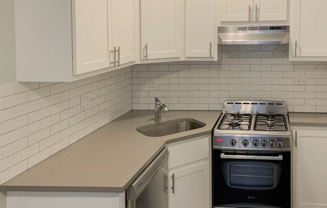 Studio, 1 bath, 435 sqft, $1,575, Unit 516-118