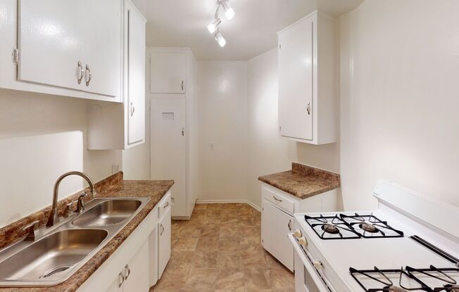 CUM - Cumpston Apts.